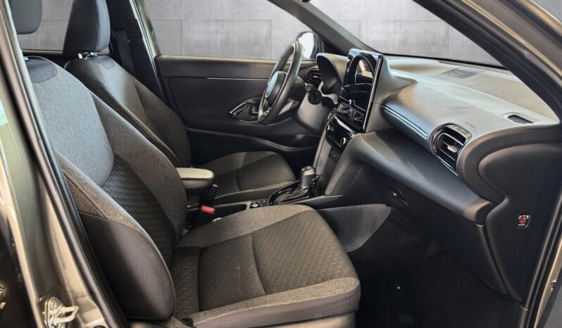 
								Toyota Yaris Cross 1.5 Hybrid AWD-i Active Tech full									