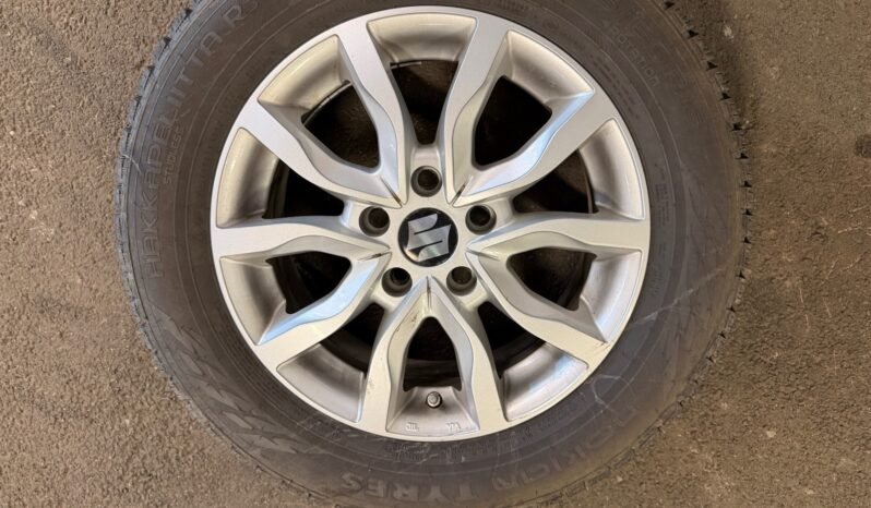 
								Suzuki SX4 S-Cross Hybrid 4×4 143 ch full									