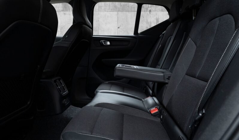 
								Volvo XC40 T5 Twin Engine Momentum full									