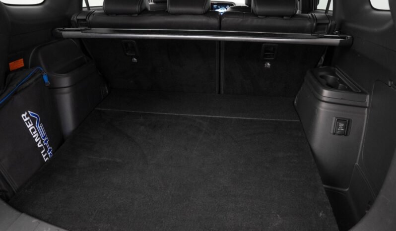 
								Mitsubishi Outlander PHEV 2.4 Instyle+ AWD full									
