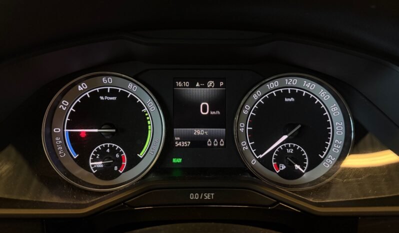 
								Škoda Superb iV Plug-in Hybrid Style full									