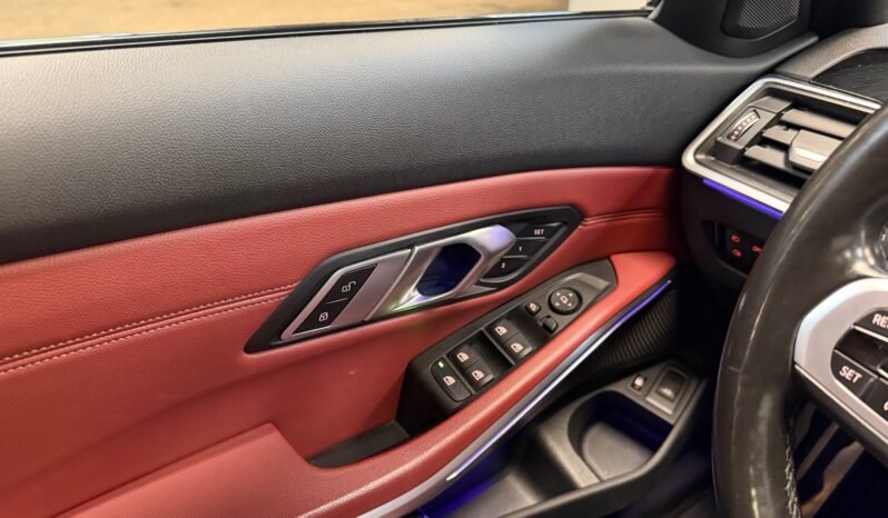 
								BMW 330e xDrive M-Sport full									