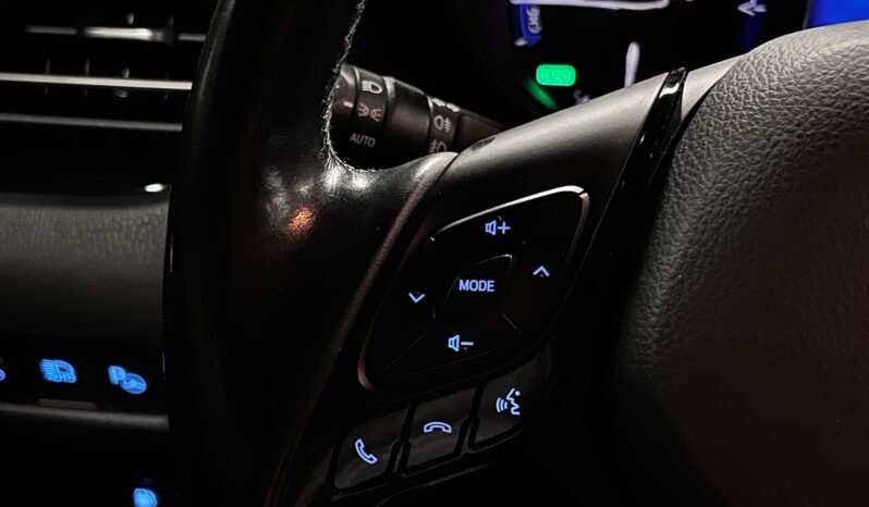 
								Toyota C-HR 1.8 Hybrid LoungeTech full									