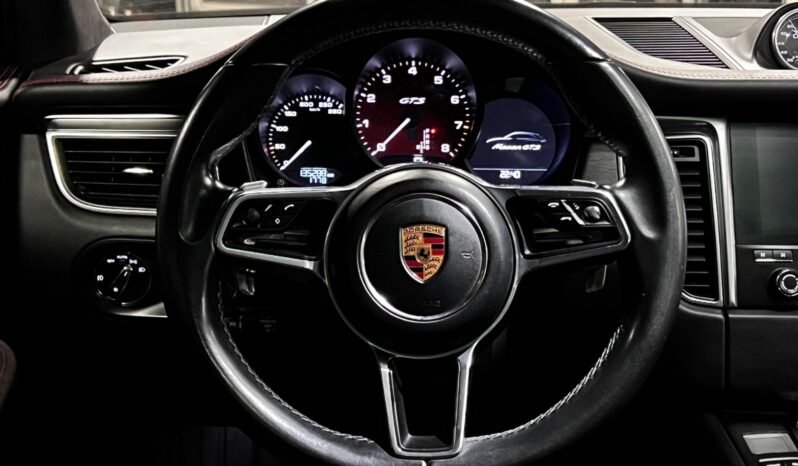 
								Porsche Macan GTS full									