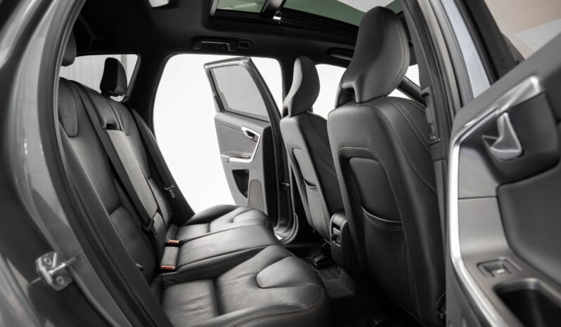 
								Volvo XC60 D5 AWD Summum full									