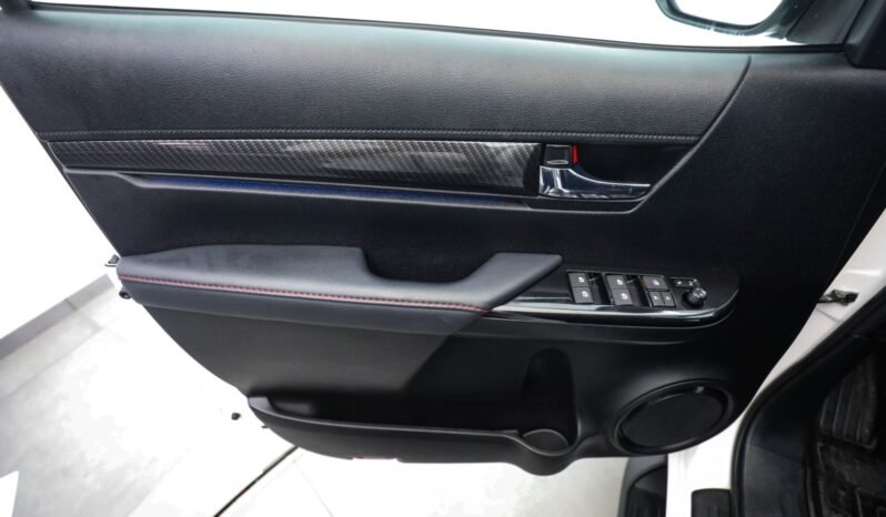 
								Toyota HiLux 2.8 D-4D 204 ch D-Cab 4WD GR Sport full									