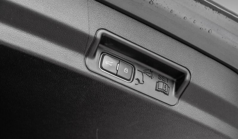 
								Ford Explorer ST-Line Plug-in Hybrid – 486 ch full									