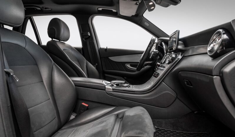 
								Mercedes-Benz GLC 220d 4MATIC – AMG full									
