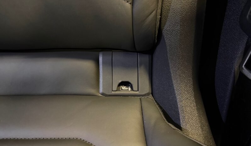
								Volkswagen Touareg R eHYBRID V6 4MOTION full									