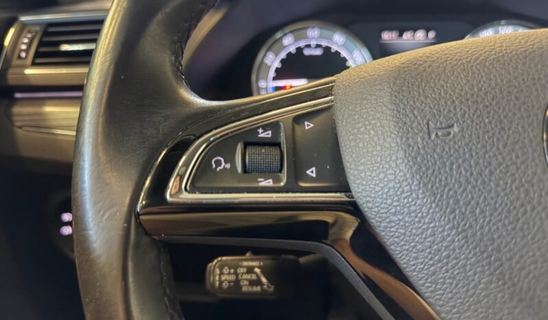 
								Škoda Superb iV Plug-in Hybrid Style full									