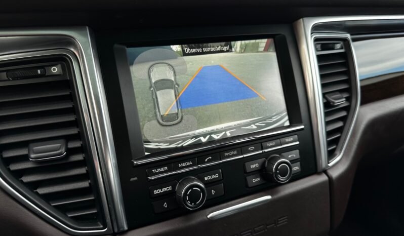 
								Porsche Macan Turbo full									