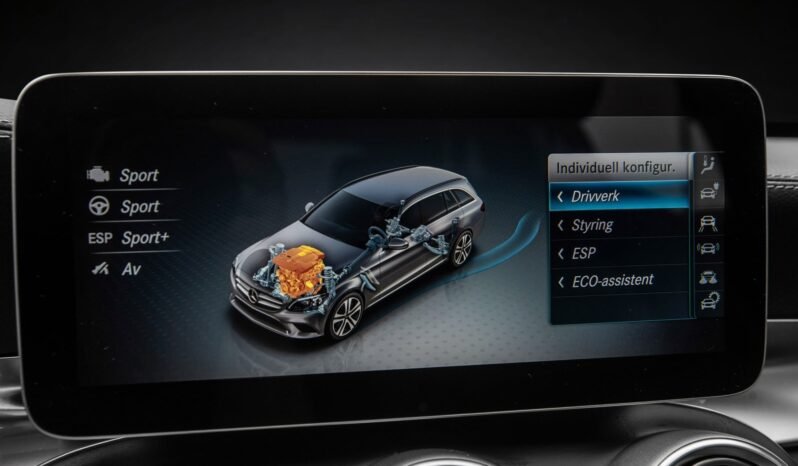 
								Mercedes-Benz C300 de 2x AMG full									