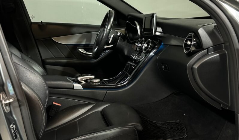 
								Mercedes-Benz C 350 e full									