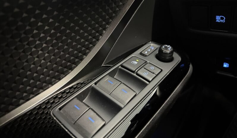 
								Toyota C-HR 1.8i Hybrid Lounge Tech Bitone & Alcantara full									