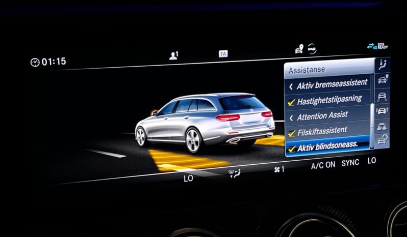 
								Mercedes-Benz E 300 de 4MATIC 2x AMG full									
