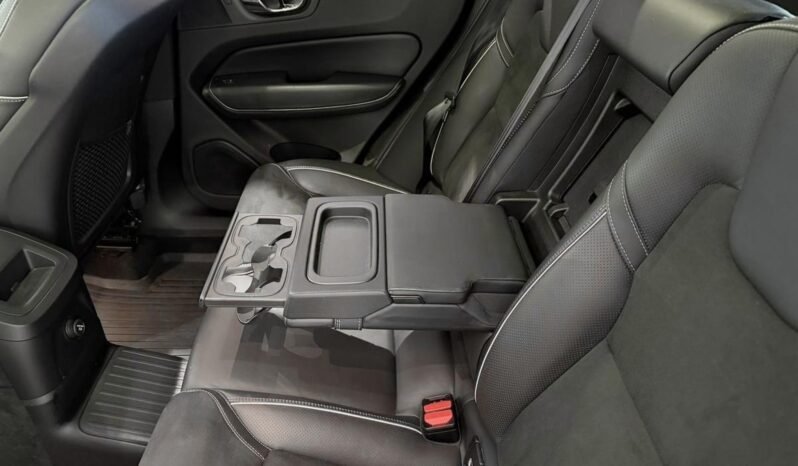
								Volvo XC60 T8 AWD R-Design full									