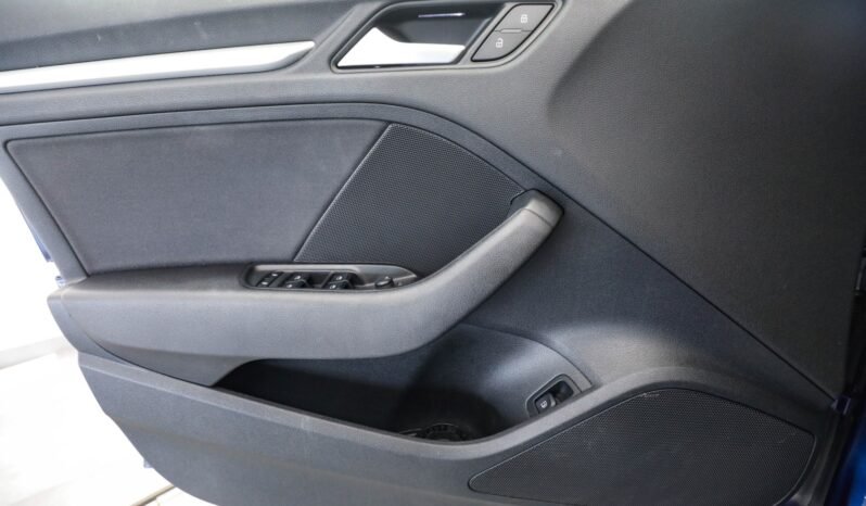 
								Audi A3 Sportback e-tron full									
