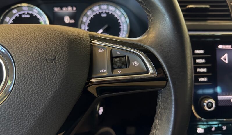 
								Škoda Superb iV Plug-in Hybrid Style full									