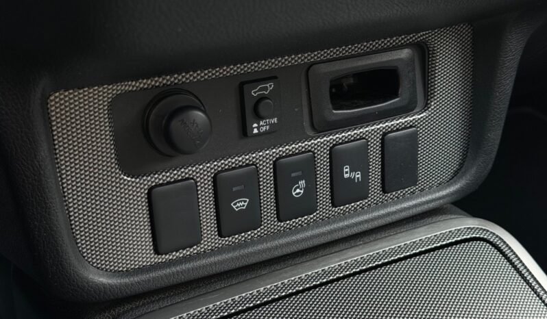 
								Mitsubishi Outlander PHEV S-Edition full									