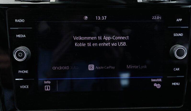 
								Volkswagen Golf VII GTE Facelift full									