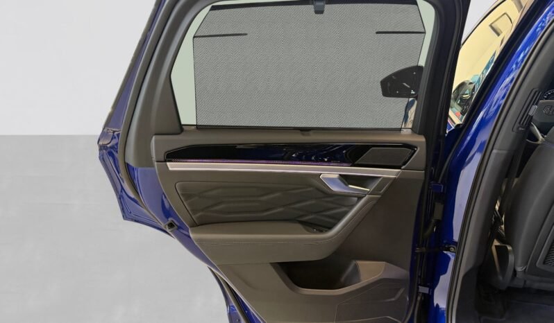 
								Volkswagen Touareg R eHYBRID V6 4MOTION full									