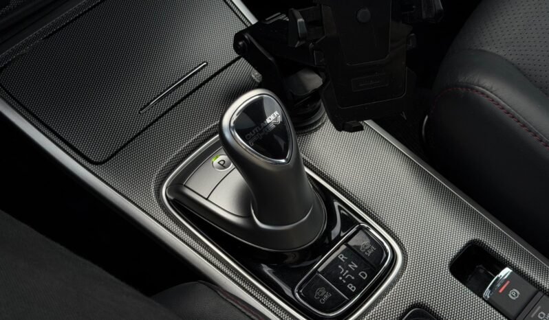 
								Mitsubishi Outlander PHEV S-Edition full									