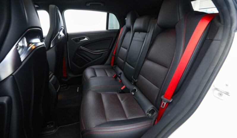 
								Mercedes-Benz CLA 45 AMG Shooting Brake full									