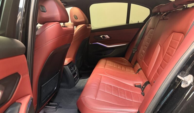 
								BMW 330e xDrive M-Sport full									
