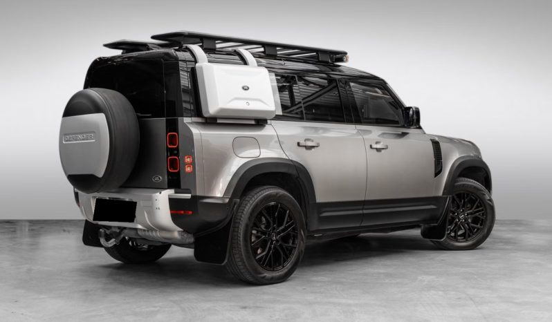 
								Land Rover Defender 110 D240 First Edition full									