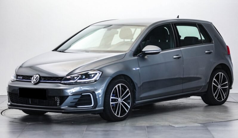 
								Volkswagen Golf VII GTE Facelift full									