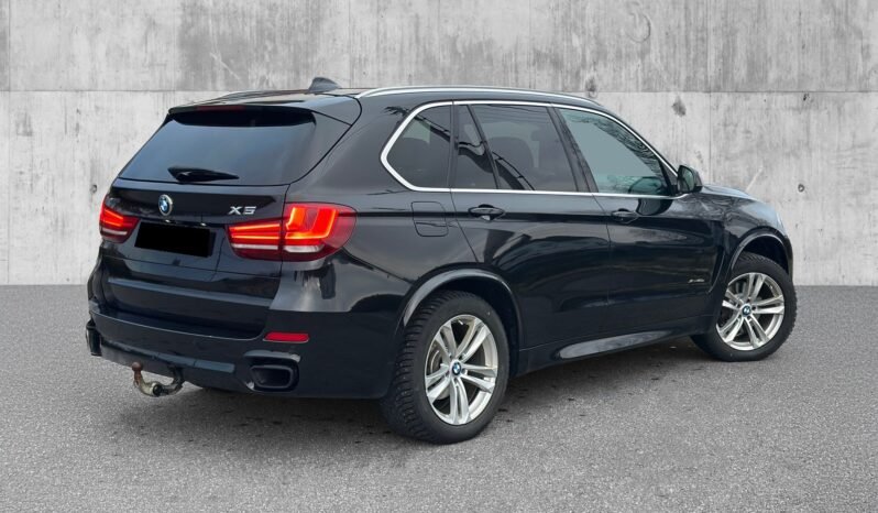 
								BMW X5 xDrive40e M-Sport full									
