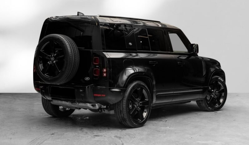 
								Land Rover Defender 110 HSE P400e full									