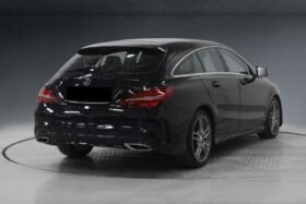Mercedes-Benz CLA 180 AMG Line