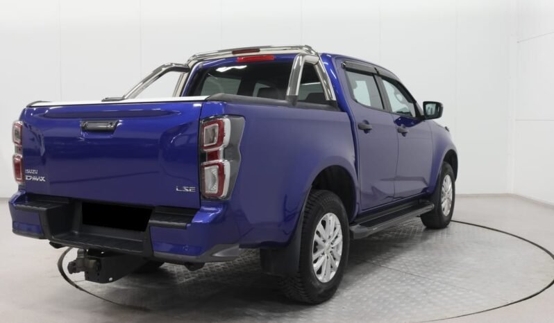 
								Isuzu D-Max Double Cab full									