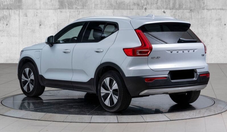 
								Volvo XC40 T5 Twin Engine Momentum full									