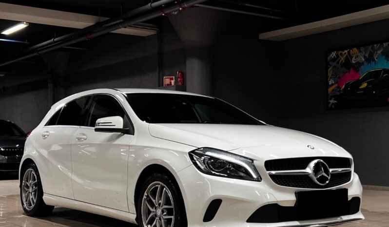 
								Mercedes-Benz A 180 full									