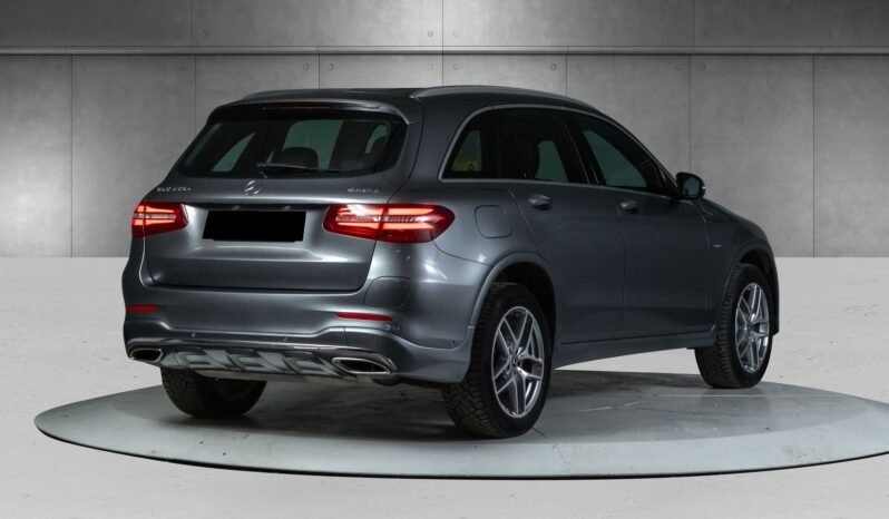 
								Mercedes-Benz GLC 350 e Plug-in Hybrid AMG full									