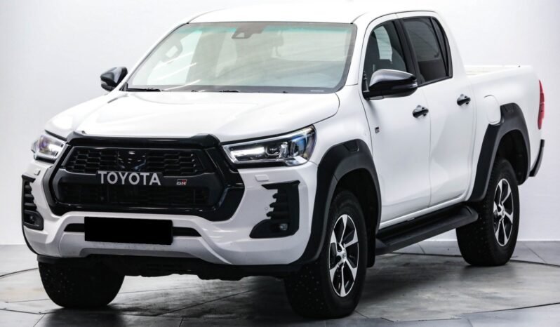 
								Toyota HiLux 2.8 D-4D 204 ch D-Cab 4WD GR Sport full									