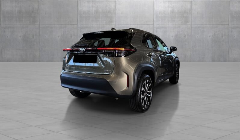 
								Toyota Yaris Cross 1.5 Hybrid AWD-i Active Tech full									