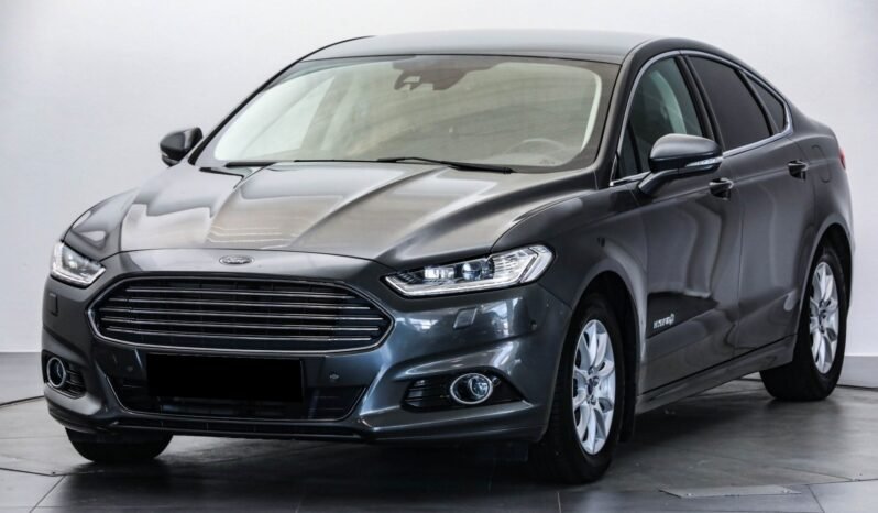 
								Ford Mondeo Hybrid full									