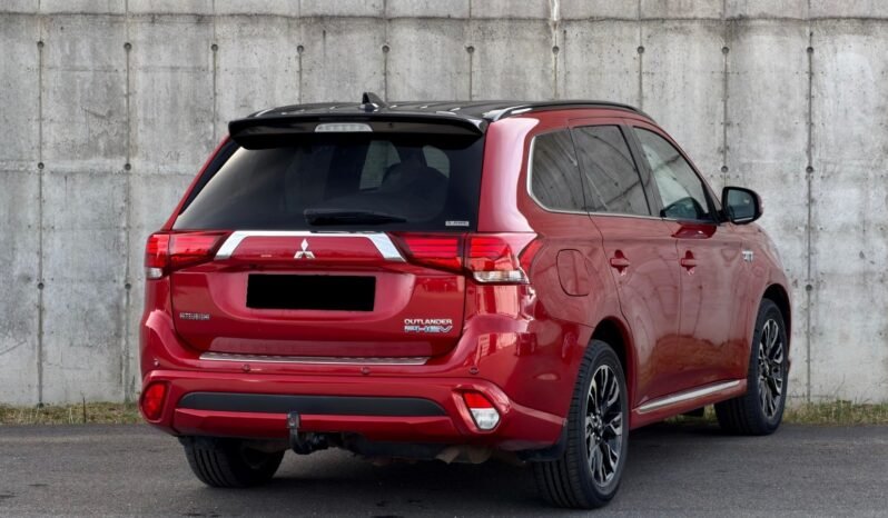 
								Mitsubishi Outlander PHEV S-Edition full									