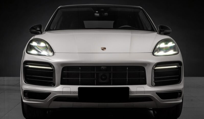 
								Porsche Cayenne Coupé E-Hybrid SportDesign full									