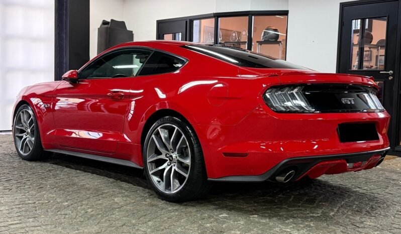 
								Ford Mustang GT Coupé 5.0 V8 full									