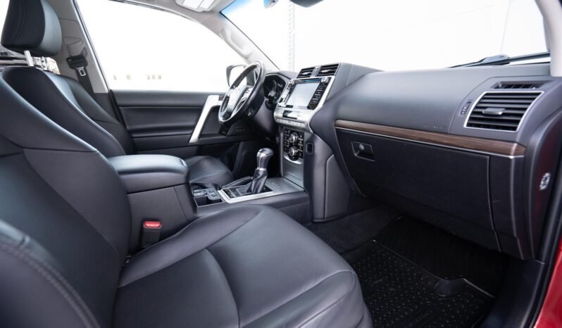 
								Toyota Land Cruiser 2.8 D-4D GX full									