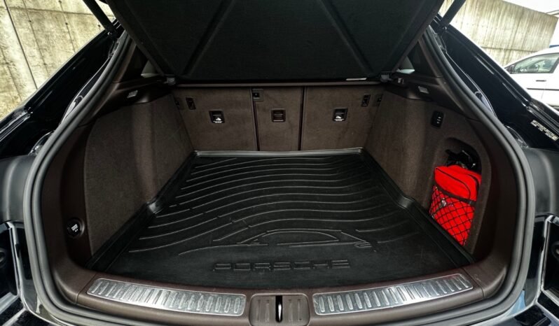 
								Porsche Macan Turbo full									