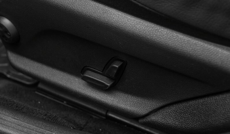 
								Mercedes-Benz C300 de 2x AMG full									