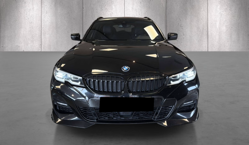 
								BMW 330e xDrive Touring M Sport full									