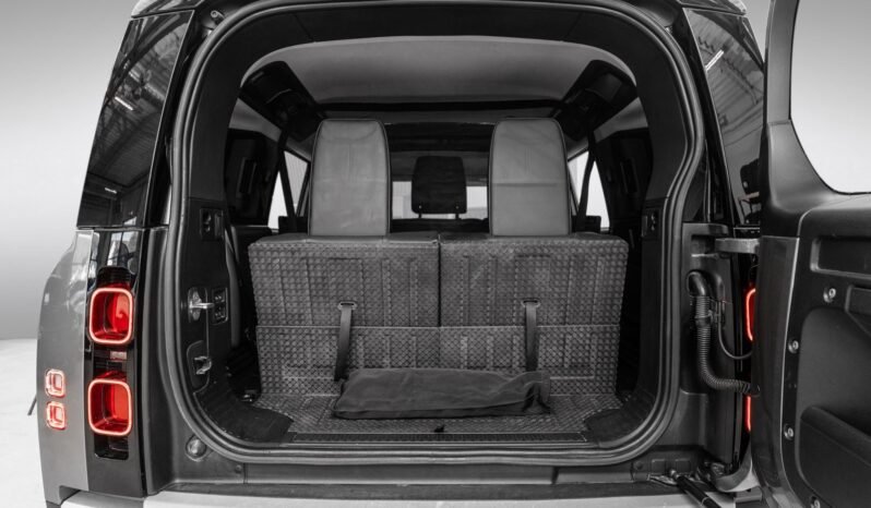 
								Land Rover Defender 110 D240 – Première Édition full									