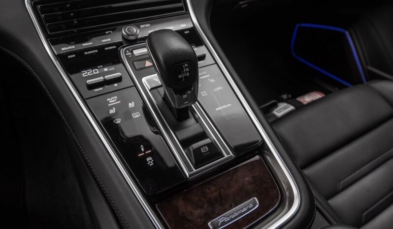 
								Porsche Panamera E-Hybrid SportDesign full									