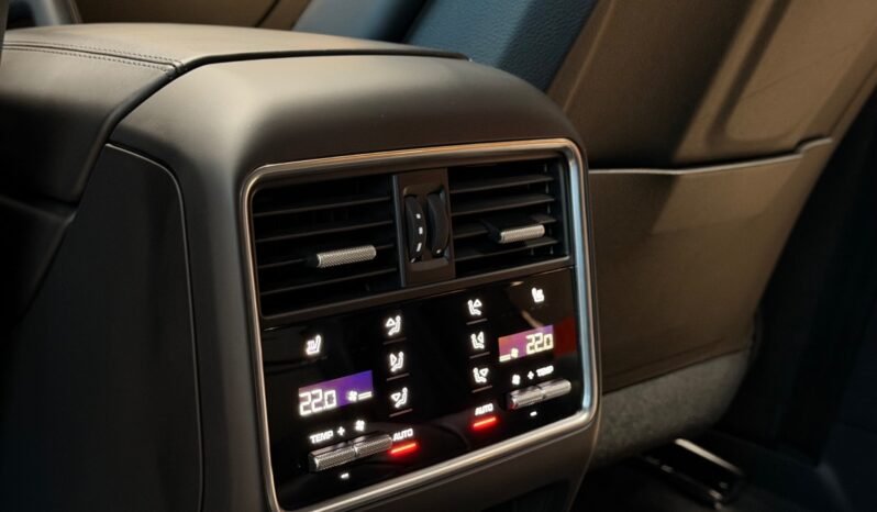 
								Porsche Cayenne E-Hybrid Sport Design full									